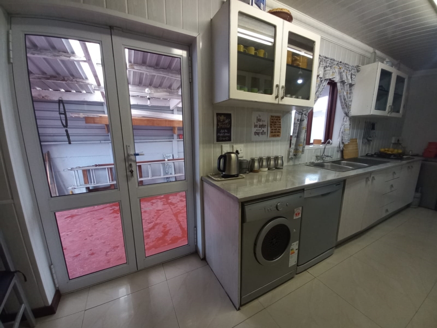 4 Bedroom Property for Sale in Lentegeur Western Cape